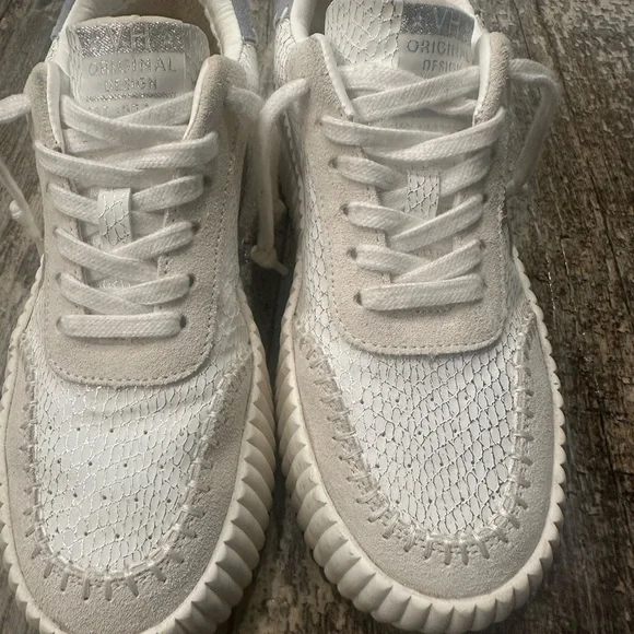 Vintage Havana White and Gray Blaze 1 Sneakers - Picture 5 of 9